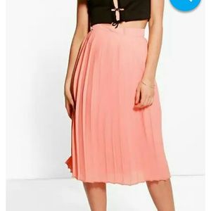 1.State Pleated Skirt